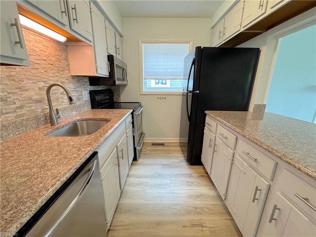 741 W Ocean View Ave Apt B, Norfolk, VA 23503