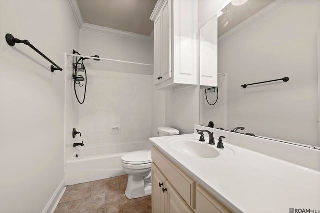 35390 Oakcrest Dr, Geismar, LA 70734