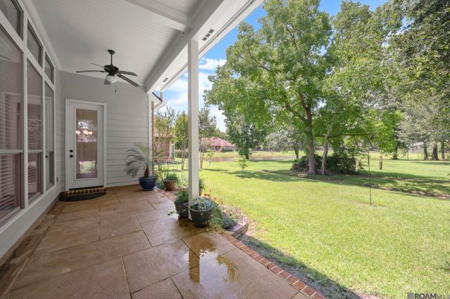35390 Oakcrest Dr, Geismar, LA 70734