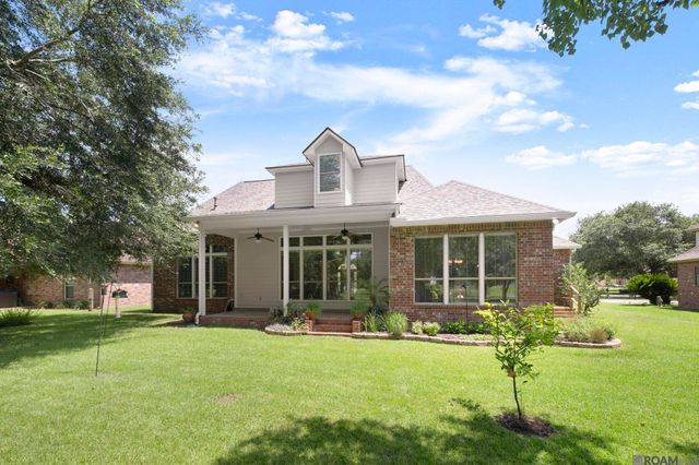 35390 Oakcrest Dr, Geismar, LA 70734