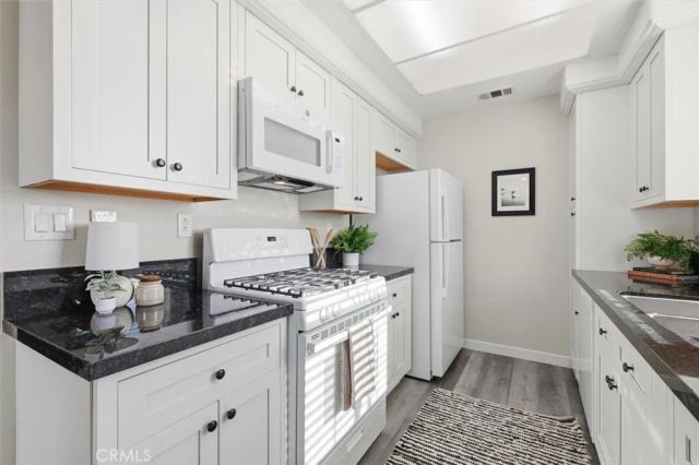 21854 Vermont Avenue South 8, Torrance, CA 90502