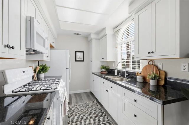 21854 Vermont Avenue South 8, Torrance, CA 90502