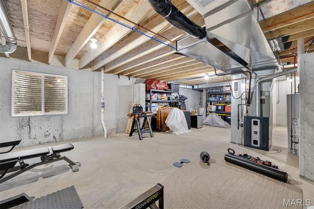 196 Tiber Way, St Charles, MO 63301