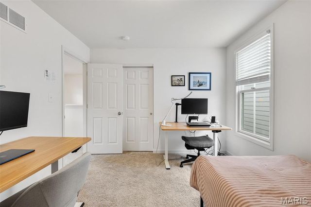 196 Tiber Way, St Charles, MO 63301