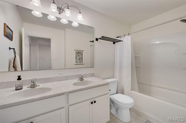 196 Tiber Way, St Charles, MO 63301