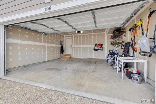 196 Tiber Way, St Charles, MO 63301