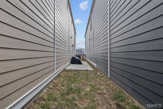 196 Tiber Way, St Charles, MO 63301