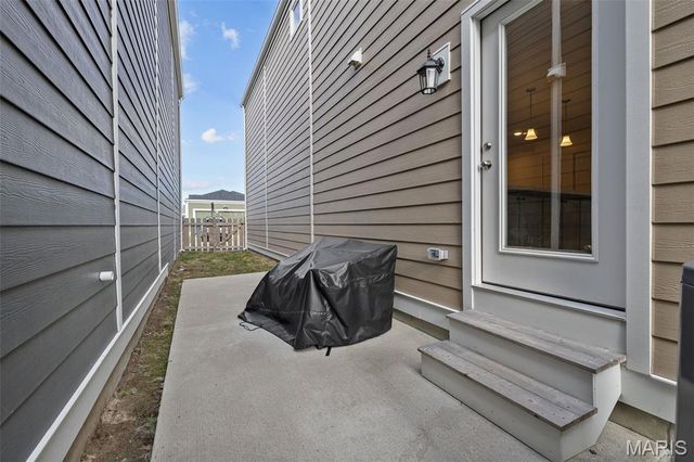 196 Tiber Way, St Charles, MO 63301