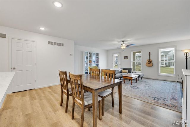 196 Tiber Way, St Charles, MO 63301