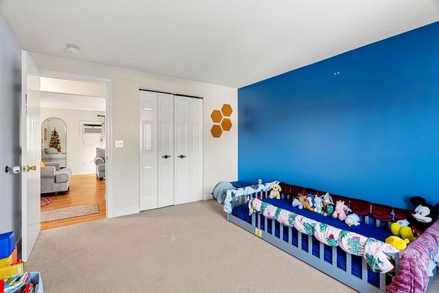 2300 Skyline Dr 3, Lowell, MA 01852