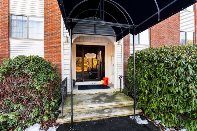 2300 Skyline Dr 3, Lowell, MA 01852