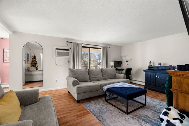 2300 Skyline Dr 3, Lowell, MA 01852