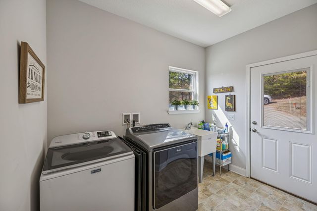 416 County Road 754, Riceville, TN 37370