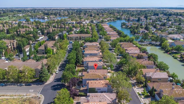 9109 W Trumbauer Way, Elk Grove, CA 95758