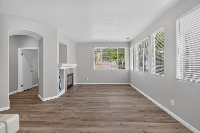 9109 W Trumbauer Way, Elk Grove, CA 95758