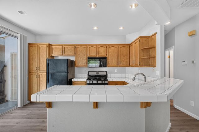 9109 W Trumbauer Way, Elk Grove, CA 95758