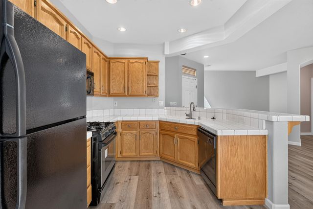 9109 W Trumbauer Way, Elk Grove, CA 95758