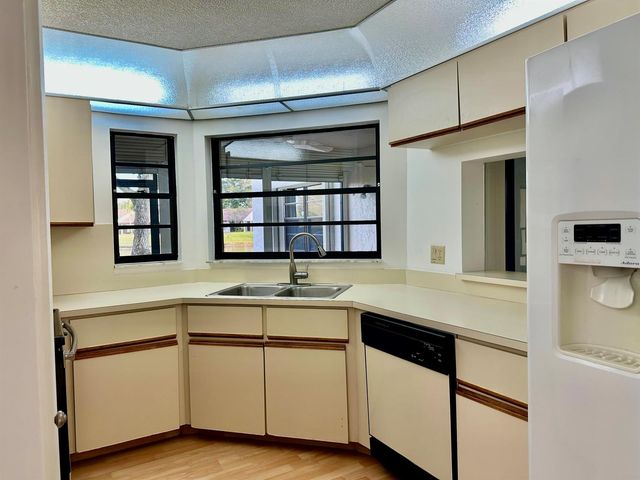 5819 Parkwalk Drive, Boynton Beach, FL 33472