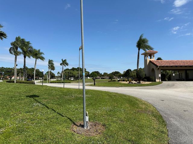 5819 Parkwalk Drive, Boynton Beach, FL 33472