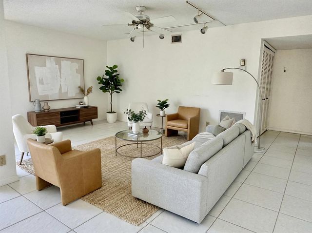 5819 Parkwalk Drive, Boynton Beach, FL 33472
