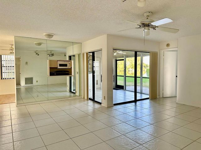 5819 Parkwalk Drive, Boynton Beach, FL 33472