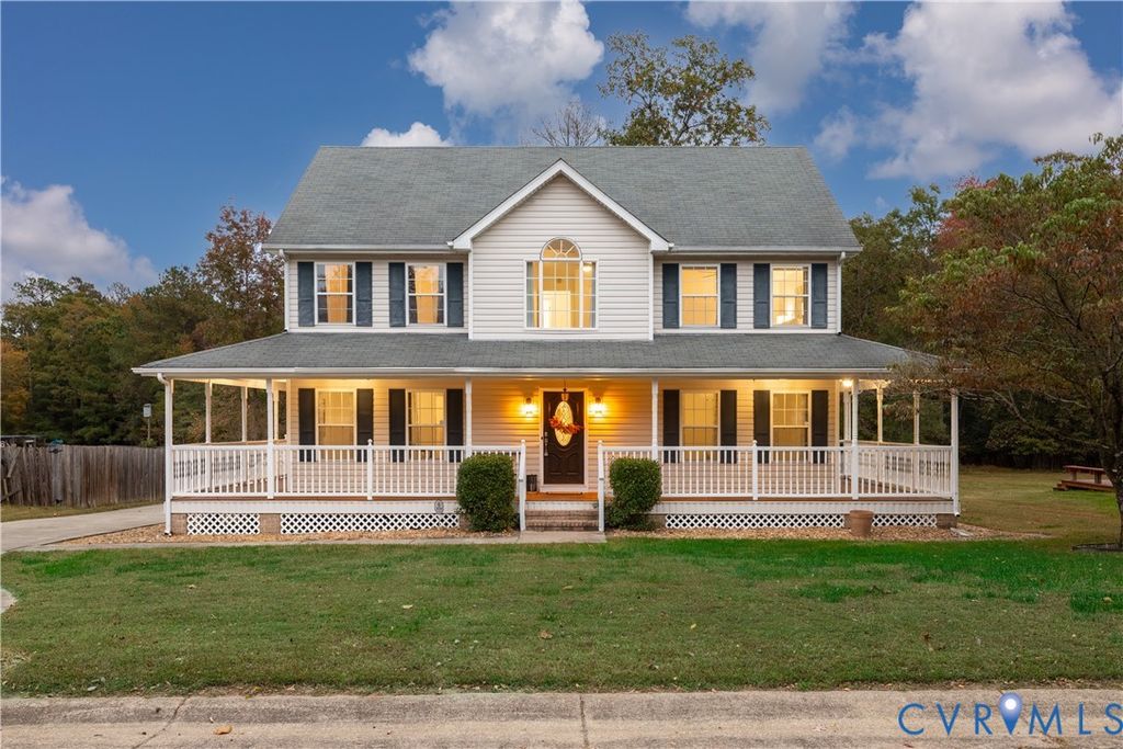 13501 Orchard Wood Ct, Chester, VA 23836