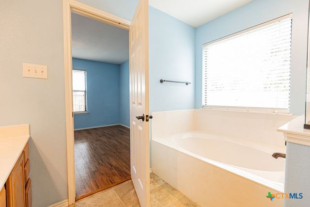 2019 Woodway Drive, Leander, TX 78641