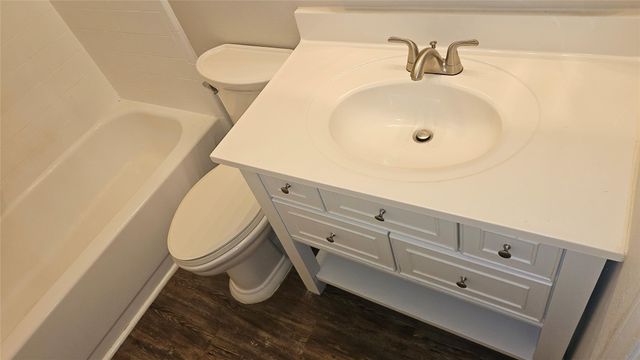 19522 Lake Hollow Lane, Houston, TX 77084