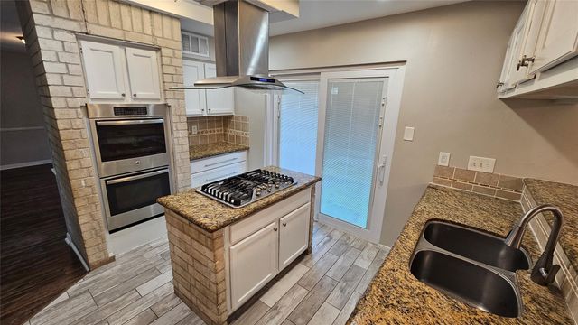 19522 Lake Hollow Lane, Houston, TX 77084