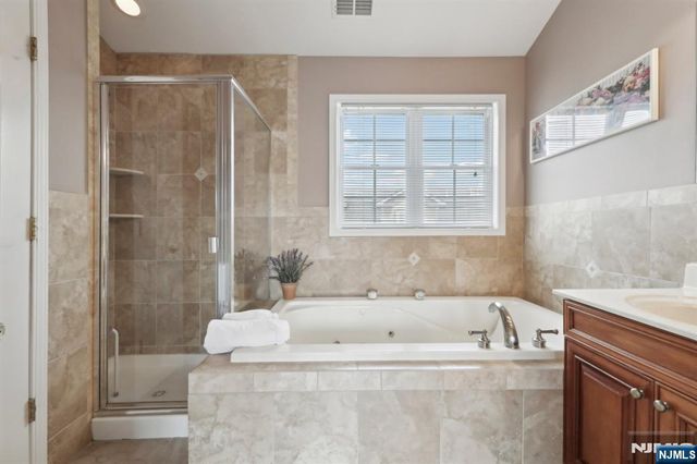 308 Hamilton Place 21, Hackensack, NJ 07601
