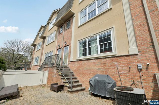 308 Hamilton Place 21, Hackensack, NJ 07601