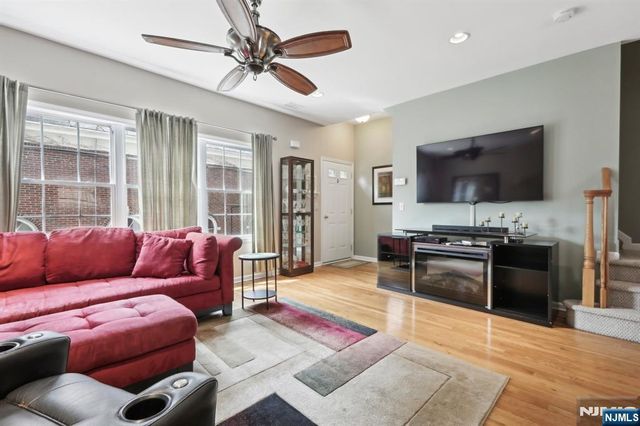 308 Hamilton Place 21, Hackensack, NJ 07601