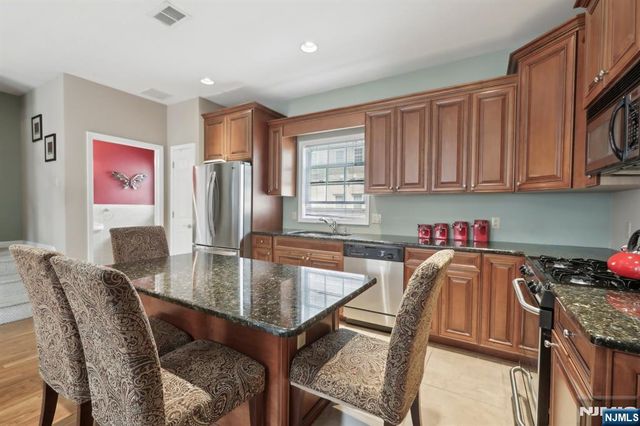 308 Hamilton Place 21, Hackensack, NJ 07601