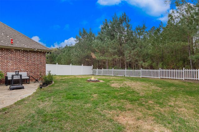 3792 Lakeside Drive, Shreveport, LA 71119
