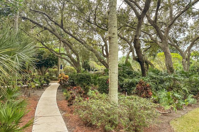 220 PINENEEDLE DRIVE 220, Bradenton, FL 34210