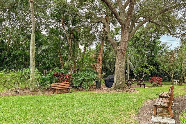 220 PINENEEDLE DRIVE 220, Bradenton, FL 34210