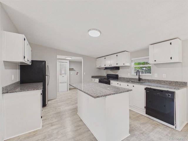 320 Glen Ayre St, Dacono, CO 80514