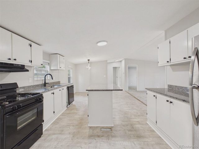 320 Glen Ayre St, Dacono, CO 80514