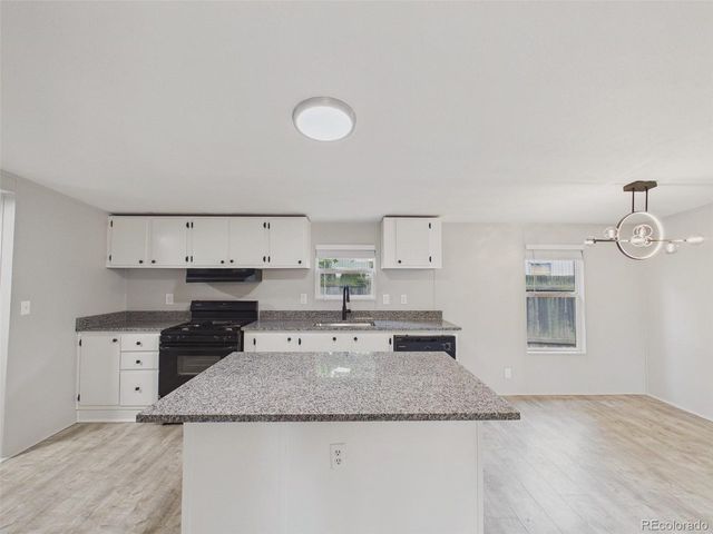 320 Glen Ayre St, Dacono, CO 80514
