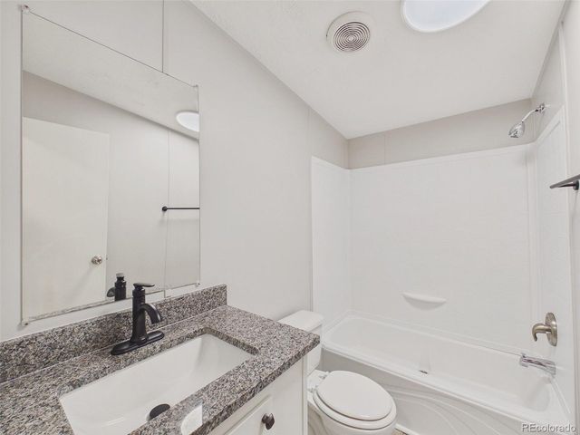 320 Glen Ayre St, Dacono, CO 80514