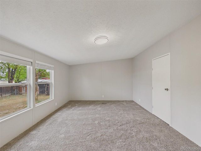 320 Glen Ayre St, Dacono, CO 80514