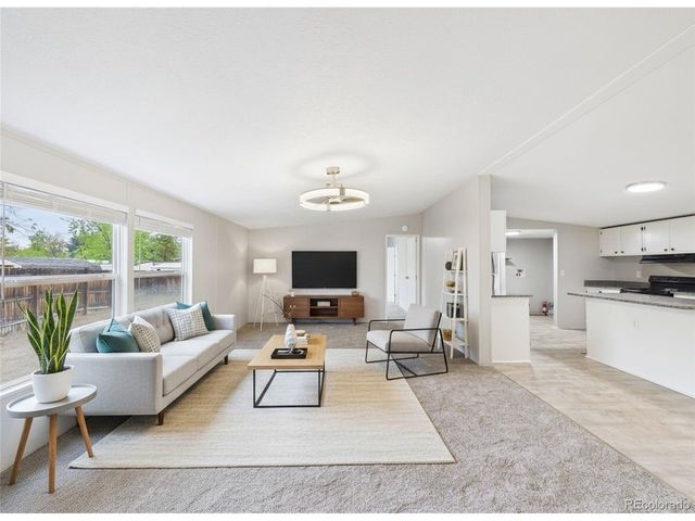 320 Glen Ayre St, Dacono, CO 80514