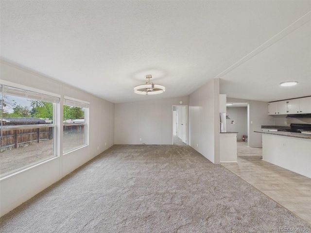 320 Glen Ayre St, Dacono, CO 80514