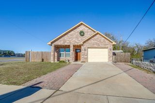 3901 Baylor Street, Fort Worth, TX 76119