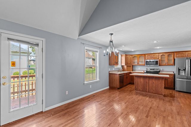 2065 W Buena Vista Street, Springfield, MO 65810