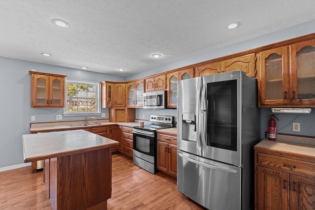 2065 W Buena Vista Street, Springfield, MO 65810