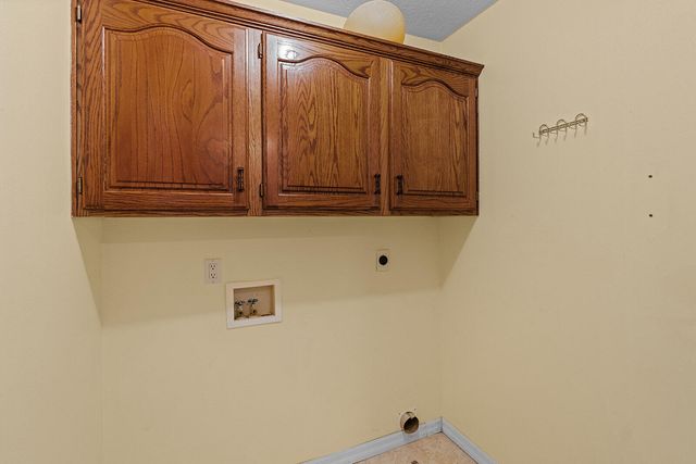 2065 W Buena Vista Street, Springfield, MO 65810