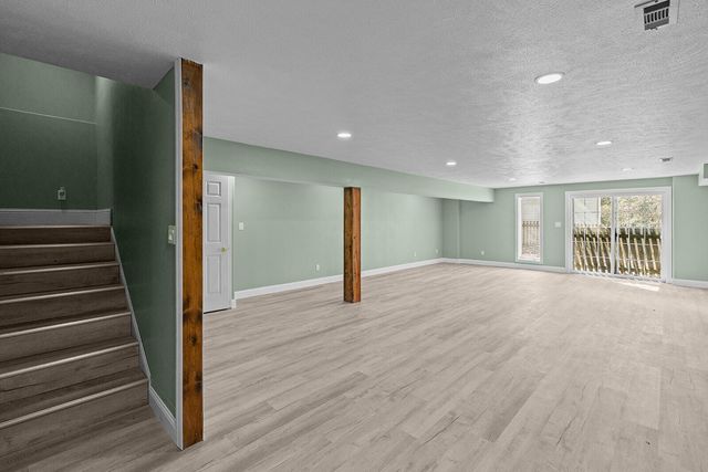 2065 W Buena Vista Street, Springfield, MO 65810