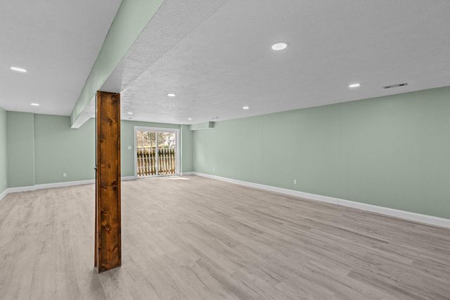 2065 W Buena Vista Street, Springfield, MO 65810