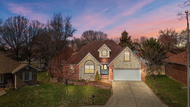 2065 W Buena Vista Street, Springfield, MO 65810